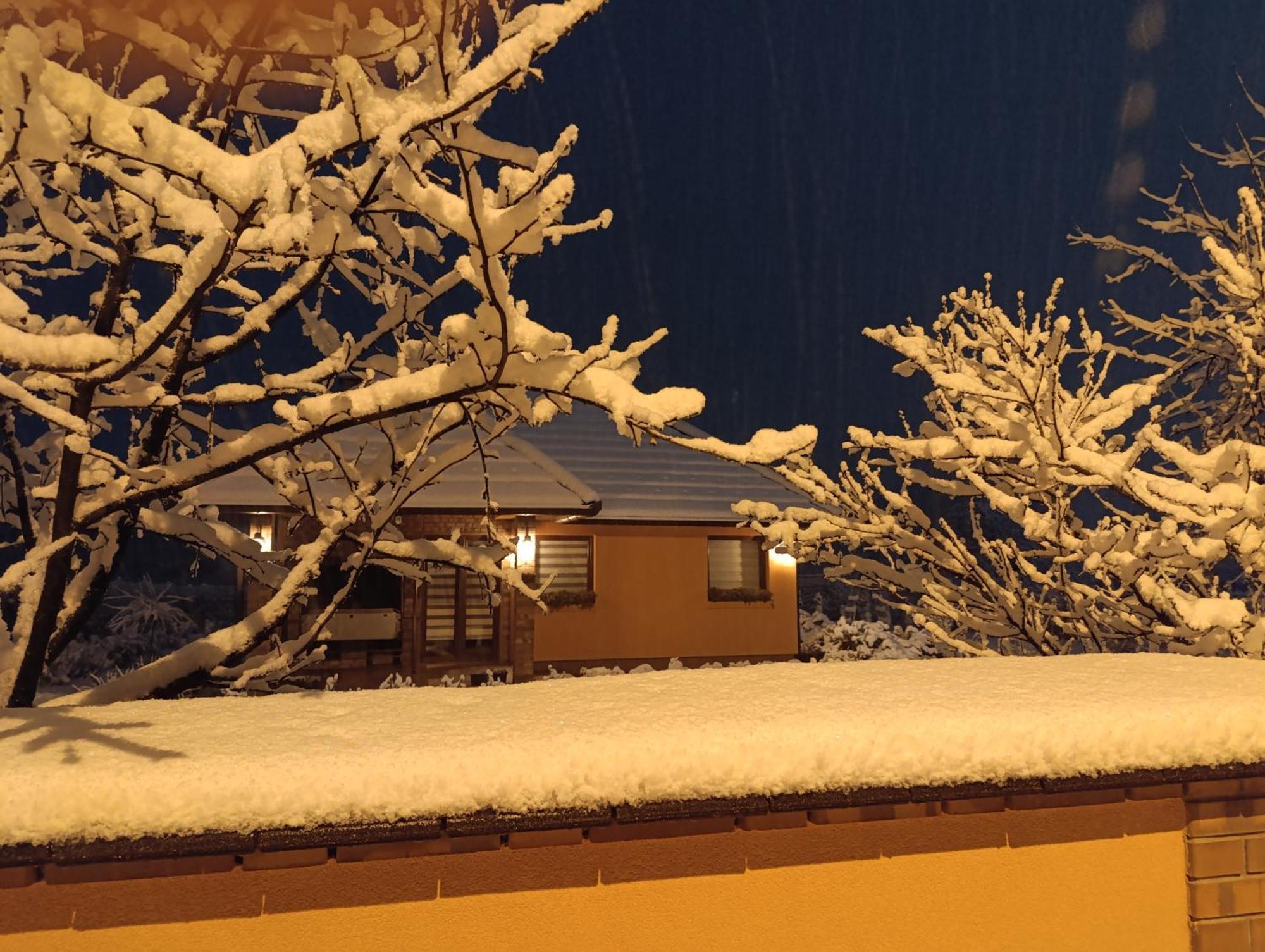 Apartman A&E Zivinice Buitenkant foto